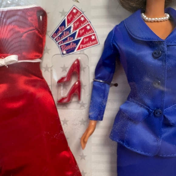 Barbie for President 2000 Doll Toys R' Us Exclusive Brunette 27305 Mattel New - Picture 10 of 10